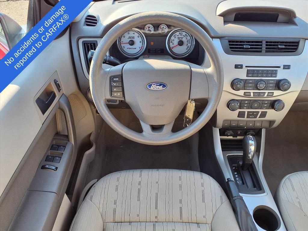 Used 2010 Ford Focus SE image 14