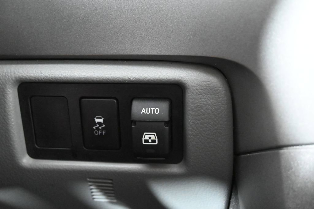 Used 2016 Toyota Sequoia SR5 AWD/4WD image 29