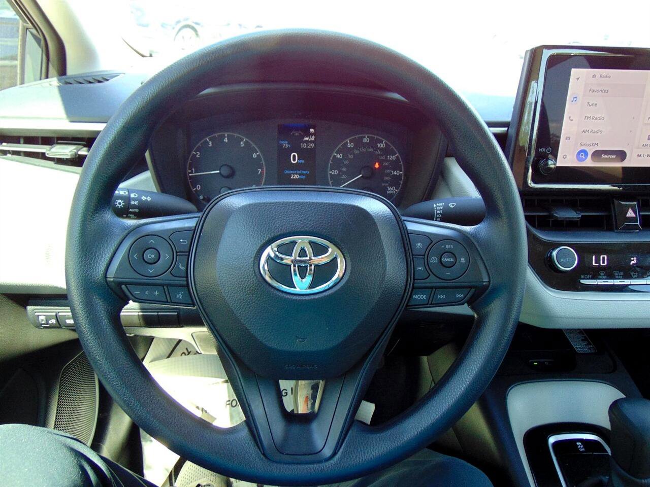 Used 2025 Toyota Corolla LE image 30