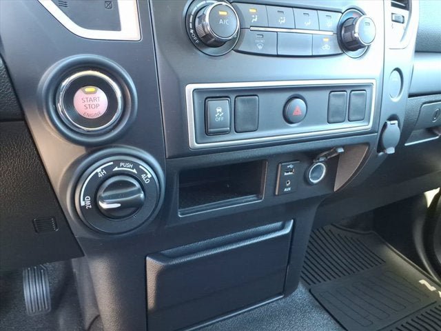 Used 2017 Nissan Titan S AWD/4WD image 16