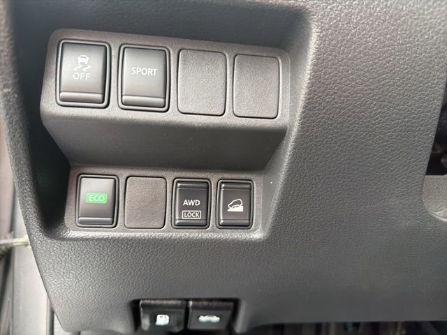 Used 2015 Nissan Rogue SV image 21