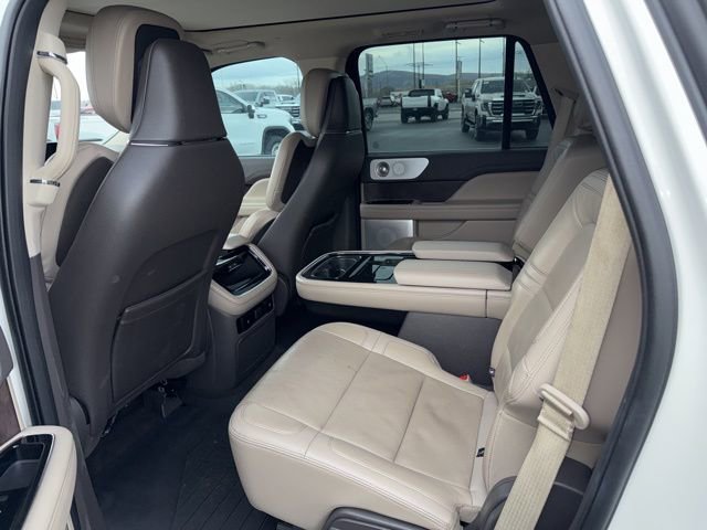 Used 2023 Lincoln Navigator Reserve image 5