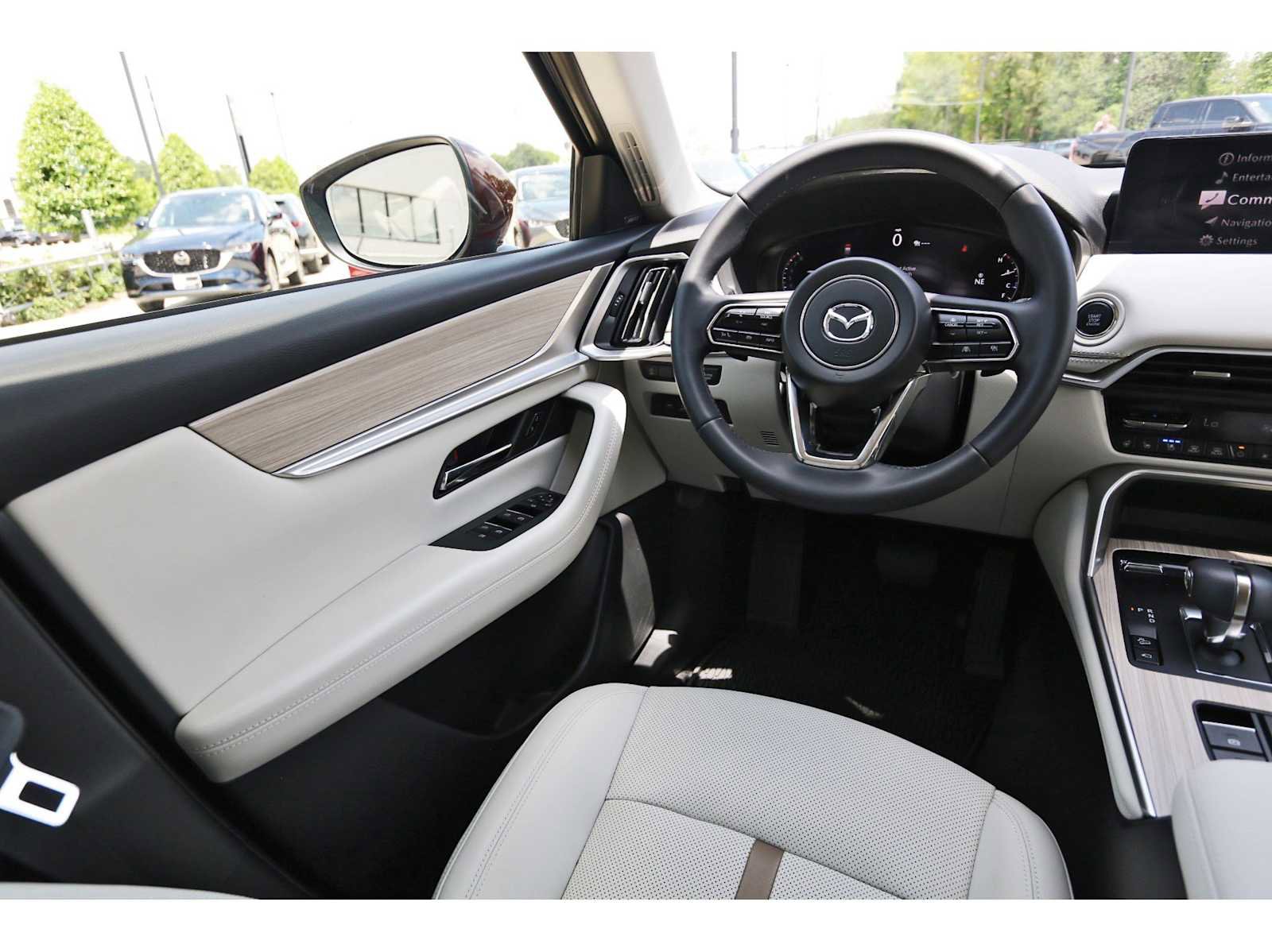 Used 2025 MAZDA CX-90 3.3 Turbo w/ Premium Plus Pkg image 6