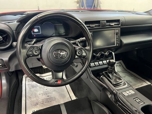Used 2022 Toyota GR86 Premium image 7