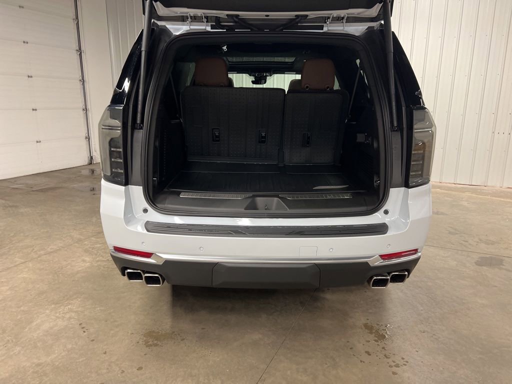 New 2026 Chevrolet Suburban High Country image 6