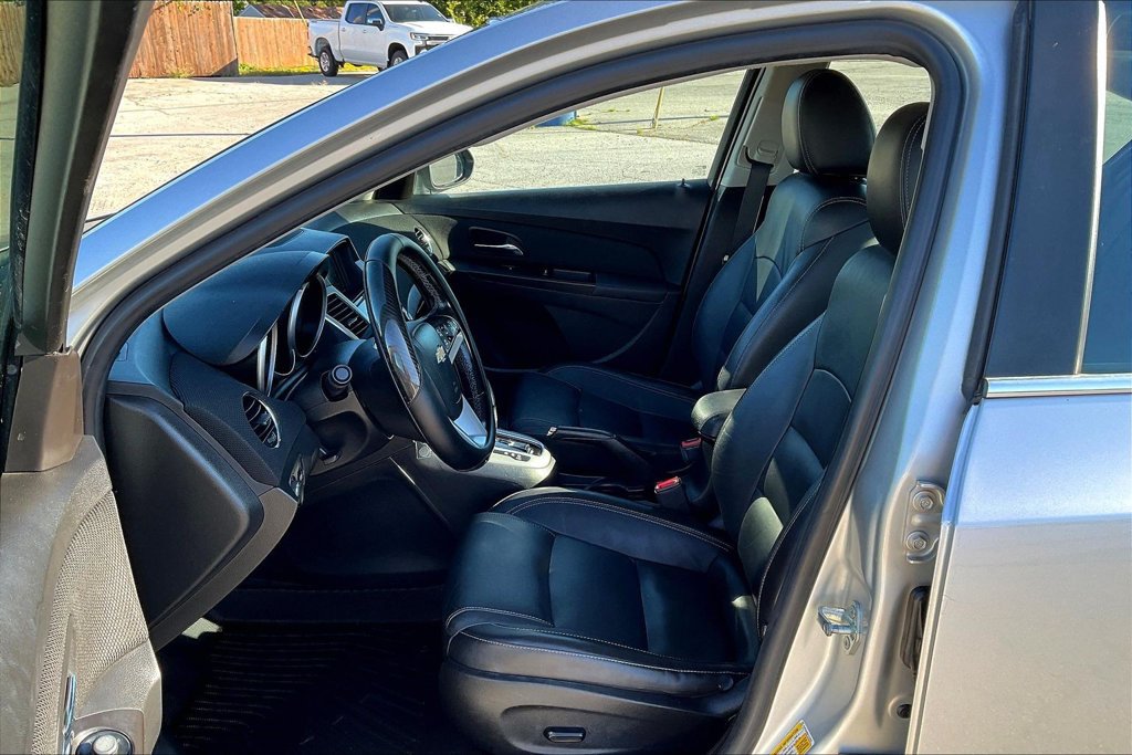 Used 2015 Chevrolet Cruze LT FWD image 19