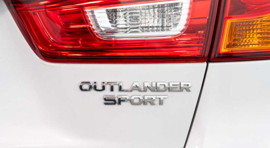 Used 2015 Mitsubishi Outlander Sport ES AWD/4WD image 11