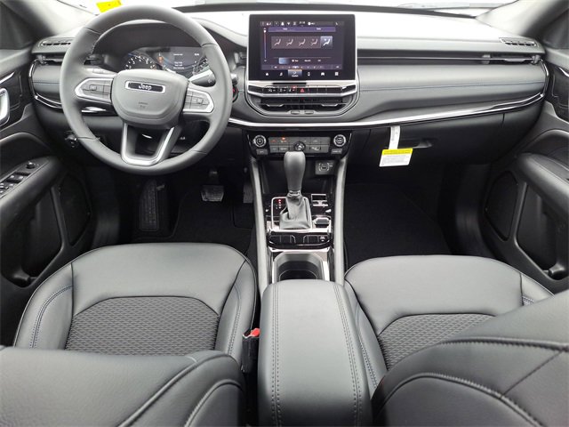 New 2026 Jeep Compass Latitude image 7