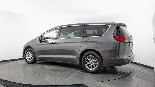 Used 2023 Chrysler Voyager LX FWD image 6