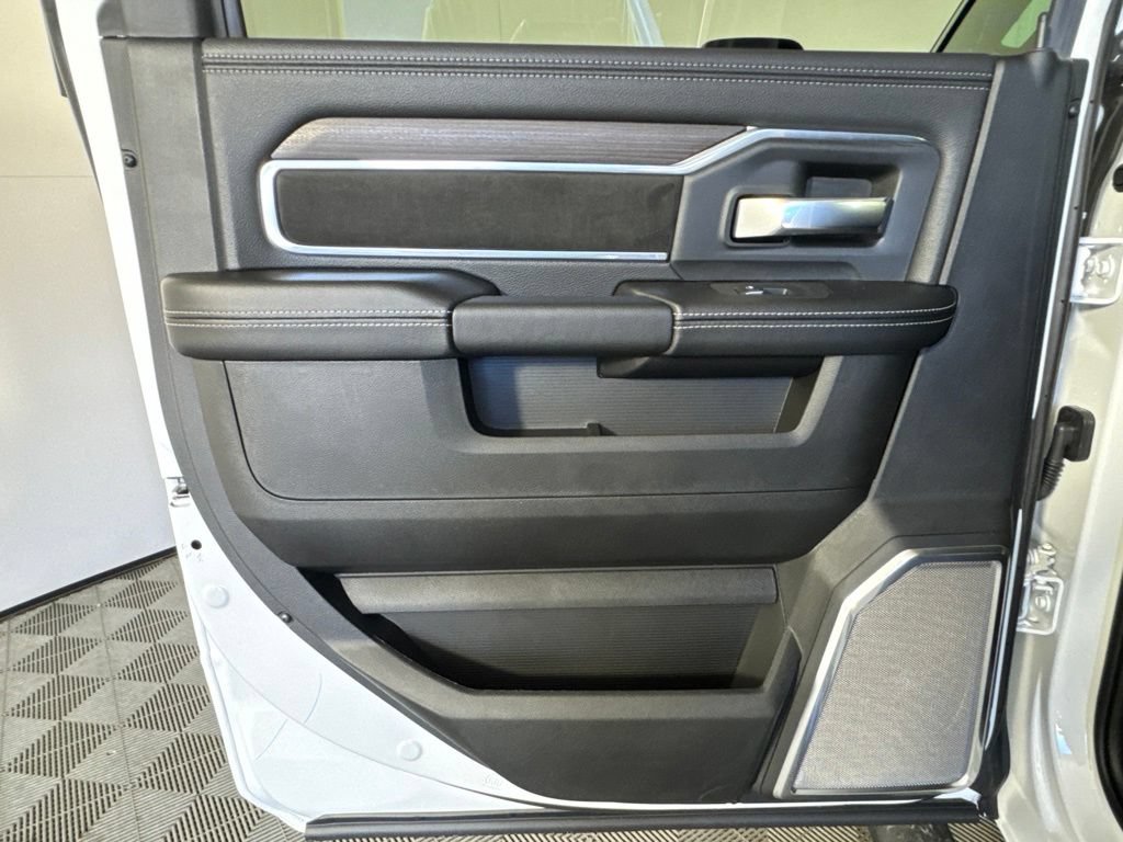 New 2027 RAM 5500 Tradesman AWD/4WD image 34