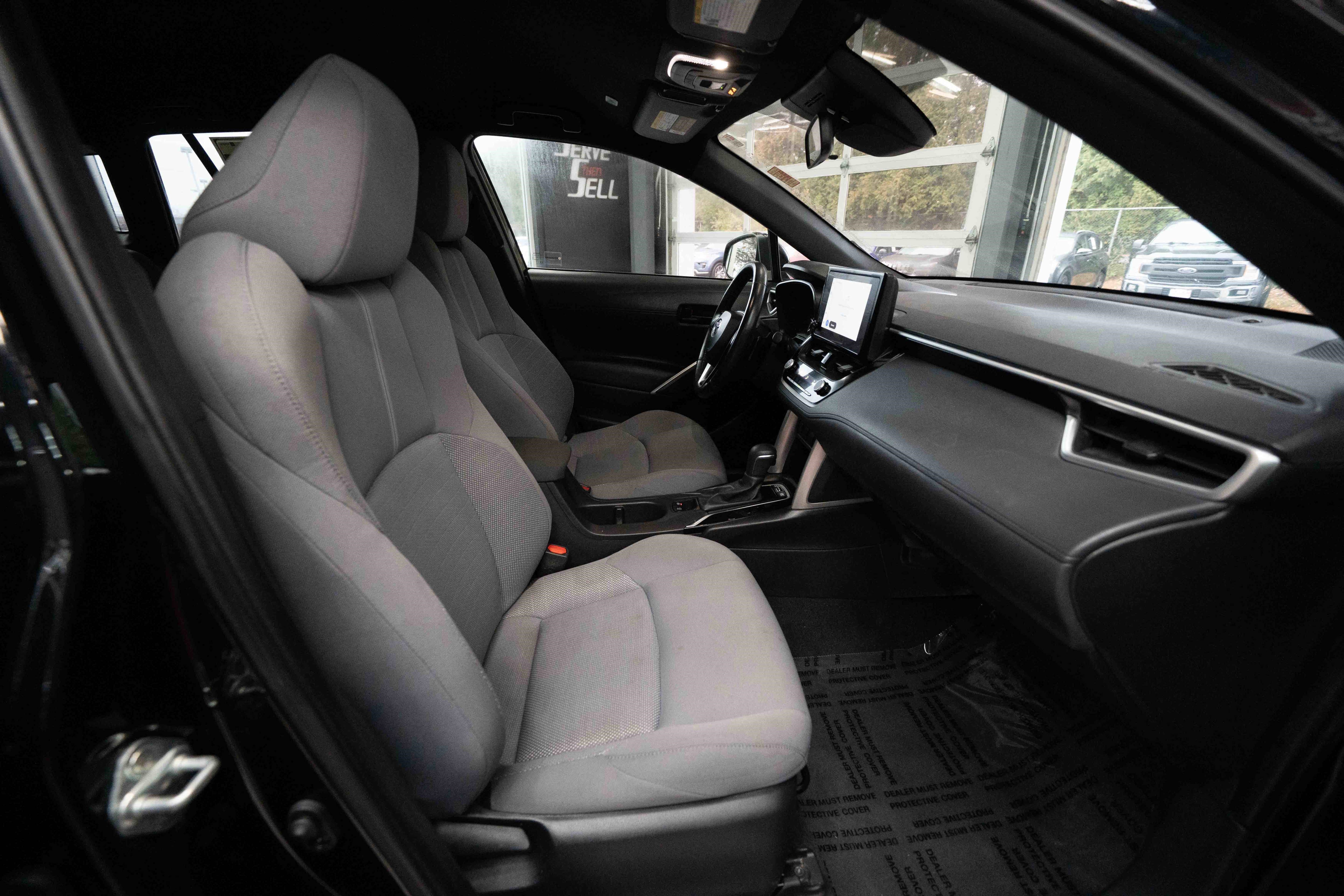 Used 2023 Toyota Corolla Cross SE image 27