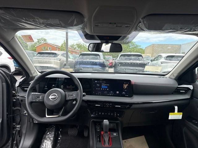 New 2026 Nissan Kicks SR w/ Cold Weather Package AWD/4WD image 14