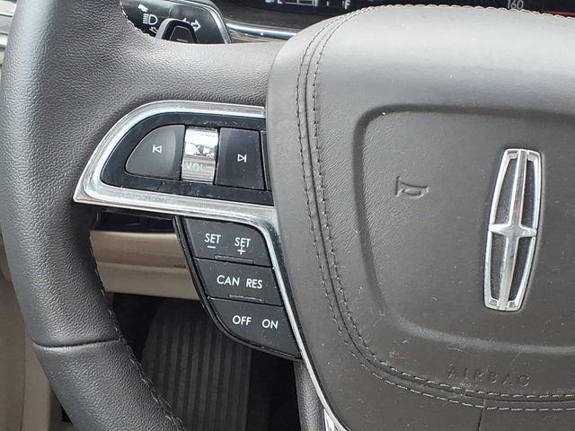 Used 2017 Lincoln Continental Premiere image 16