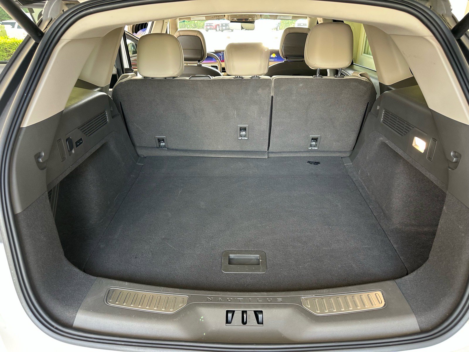 Used 2024 Lincoln Nautilus Reserve w/ Equipment Group 202A AWD/4WD image 28