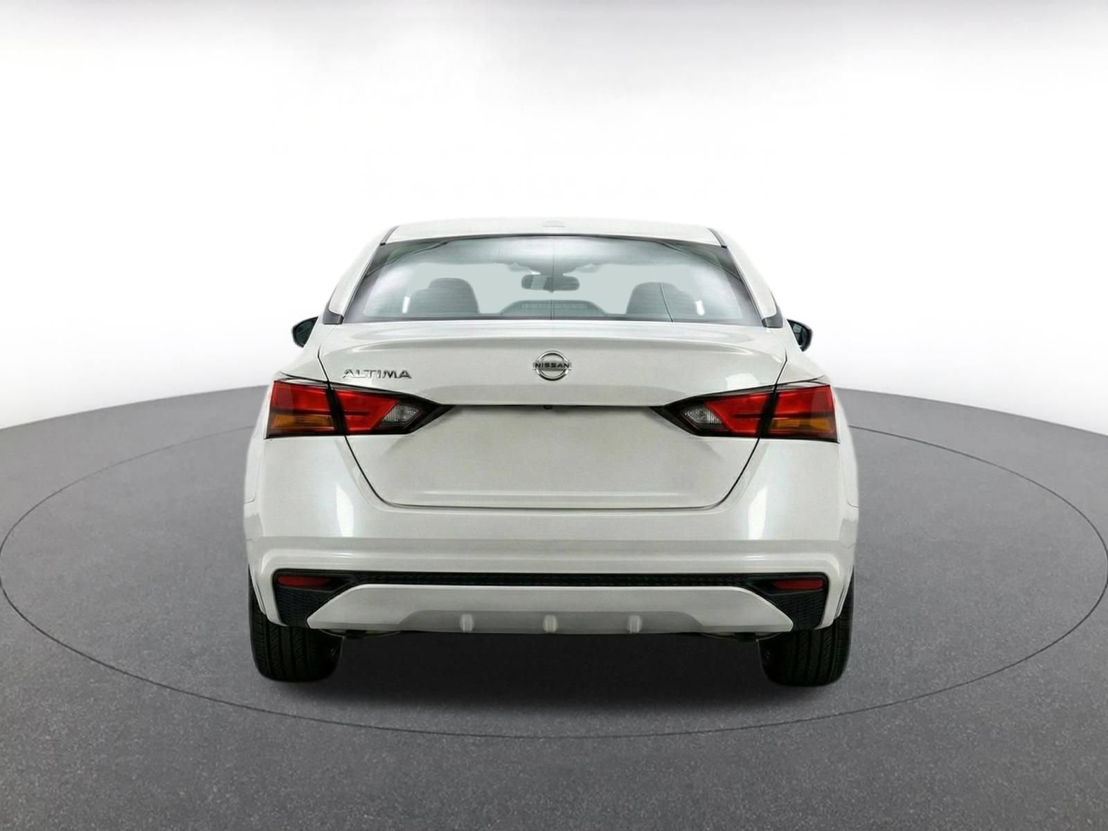 Used 2025 Nissan Altima 2.5 SV FWD image 8