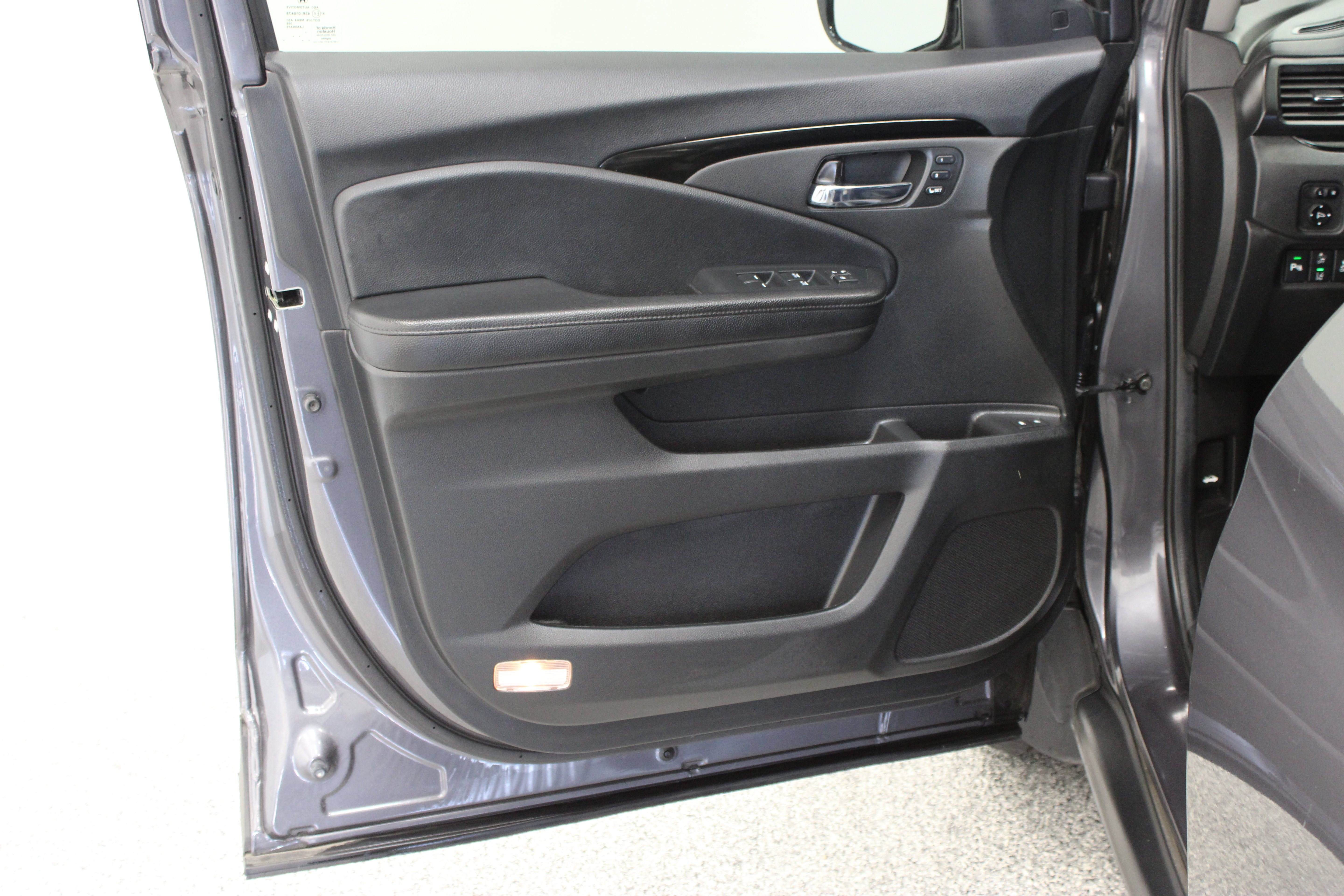 Used 2022 Honda Pilot Touring image 12