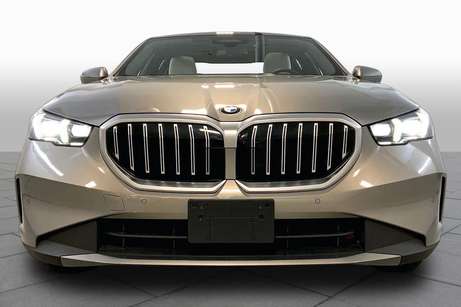Used 2024 BMW 530i xDrive w/ Executive Package AWD/4WD image 3