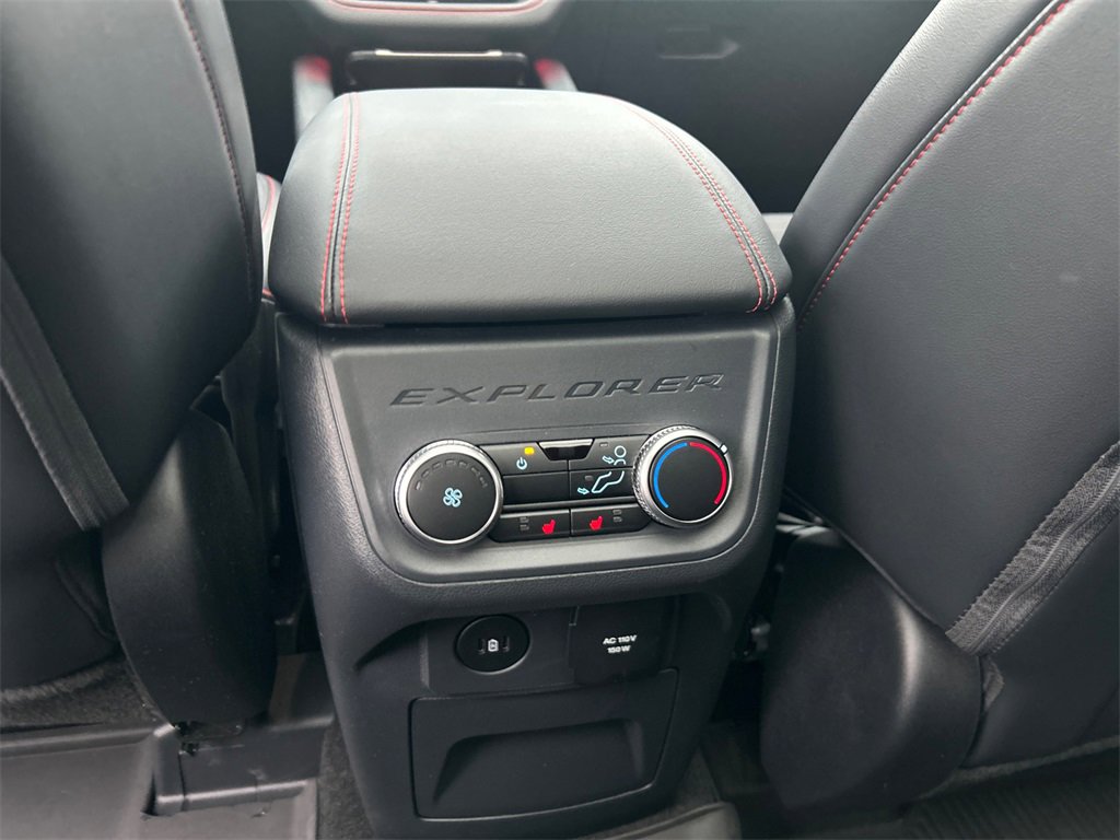Used 2025 Ford Explorer ST-Line w/ Premium Package image 30