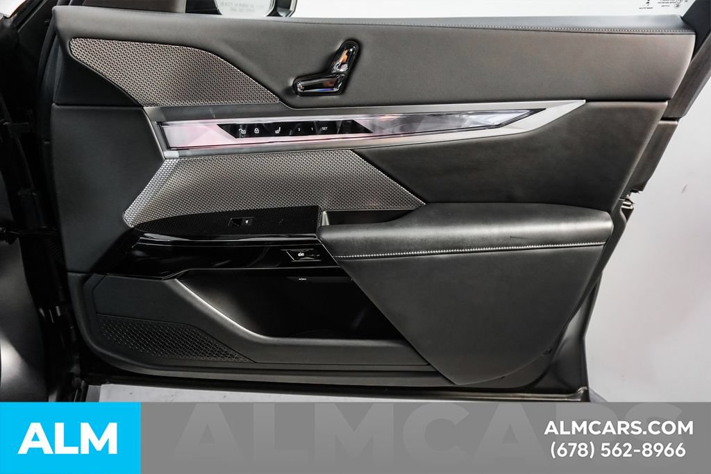 Used 2024 BMW i7 eDrive50 w/ M Sport Package RWD image 42