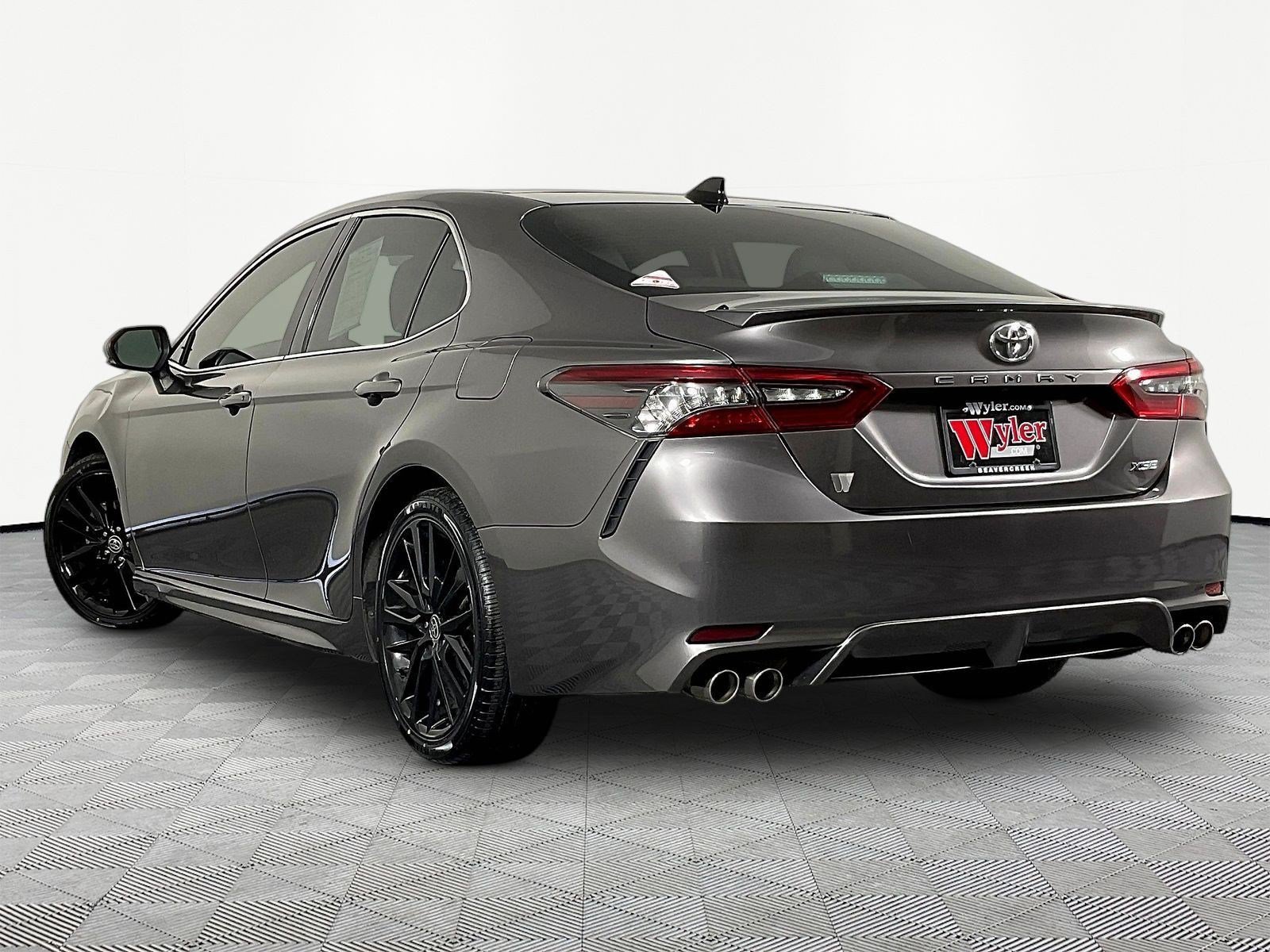 Used 2021 Toyota Camry XSE FWD image 4
