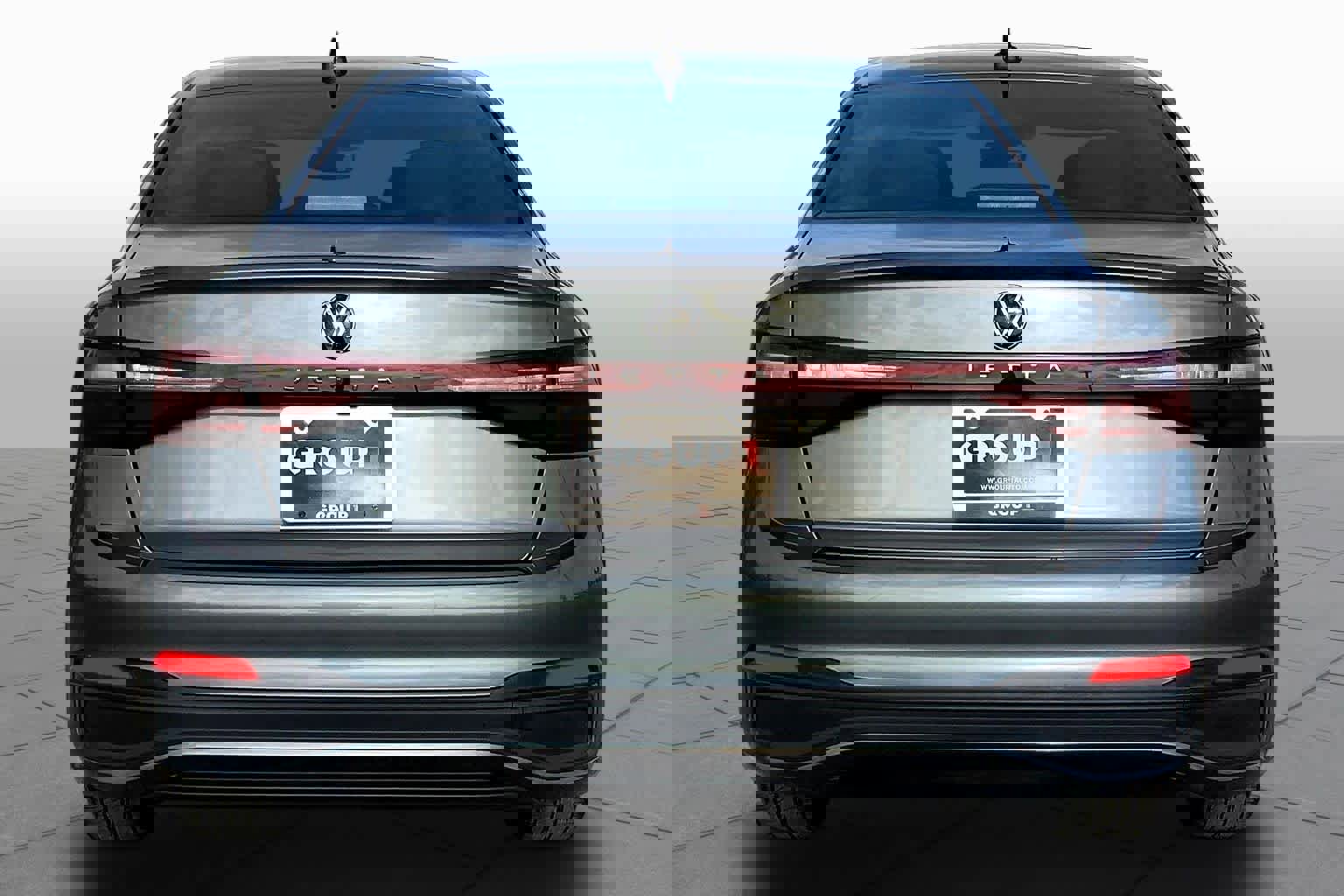 Used 2025 Volkswagen Jetta Sport image 5