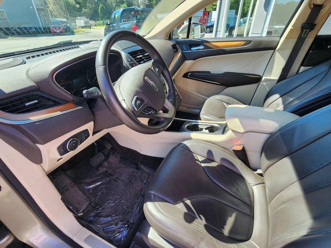 Used 2015 Lincoln MKC AWD w/ Equipment Group 102A Reserve image 9