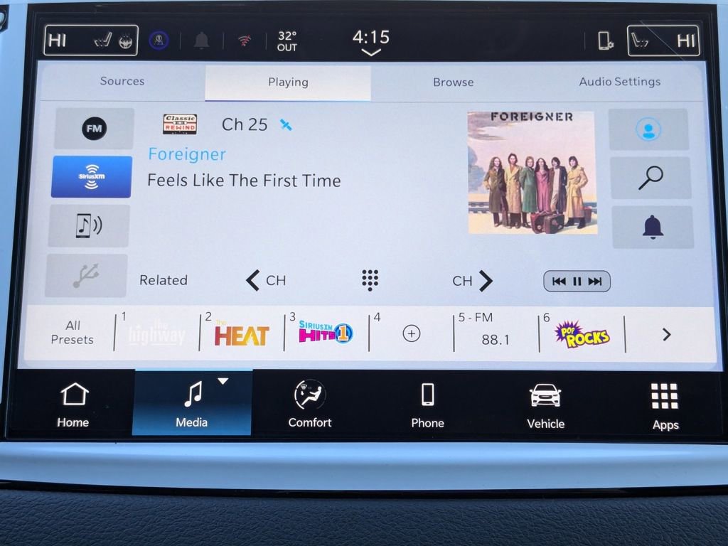 New 2025 Chrysler Voyager LX image 7
