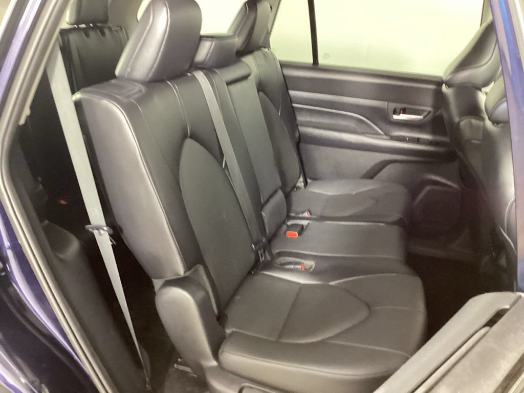 Used 2024 Toyota Grand Highlander AWD image 37