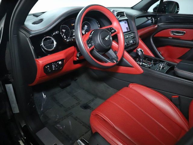 Used 2022 Bentley Bentayga image 16