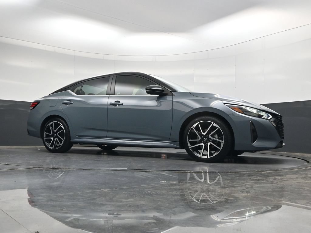 Used 2025 Nissan Sentra SR w/ SR Premium Package FWD image 44