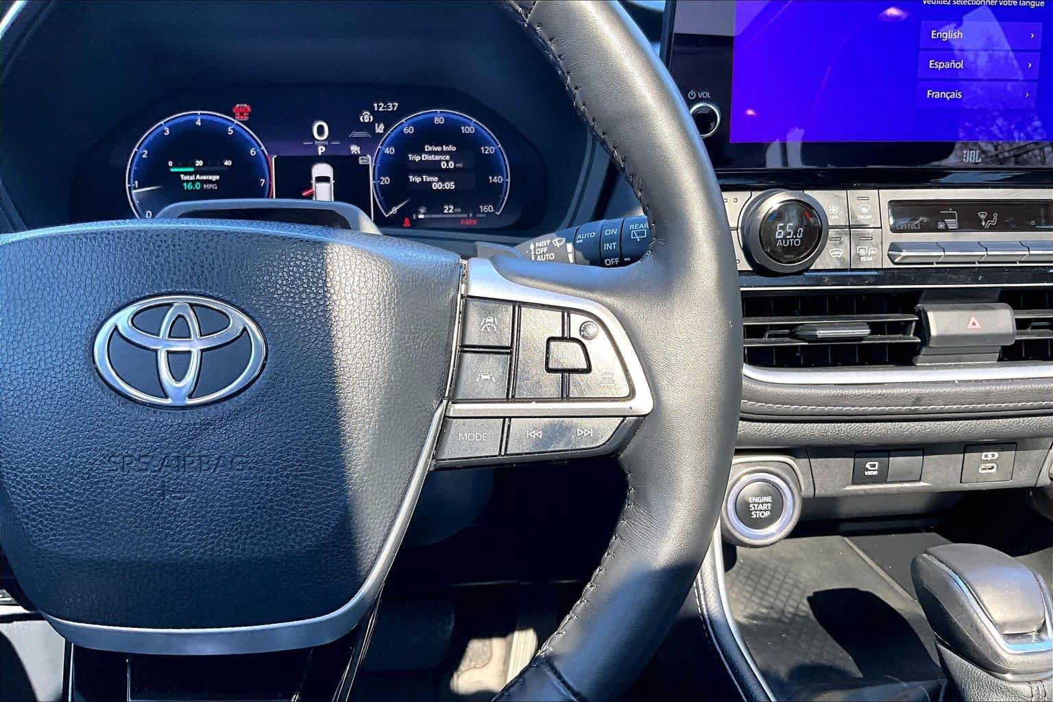 Used 2024 Toyota Grand Highlander AWD image 24