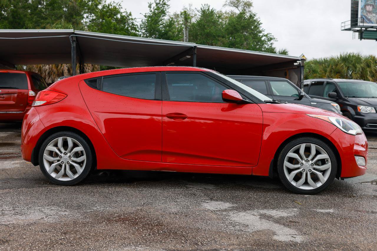 Used 2013 Hyundai Veloster w/ Style Pkg FWD image 13