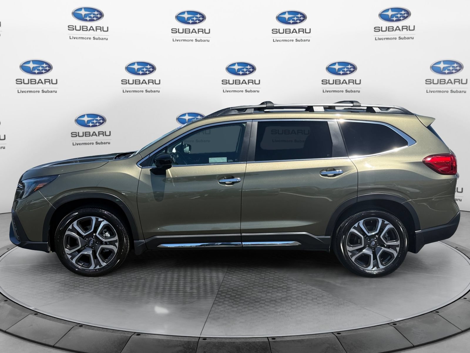 Used 2026 Subaru Ascent Touring AWD/4WD image 2
