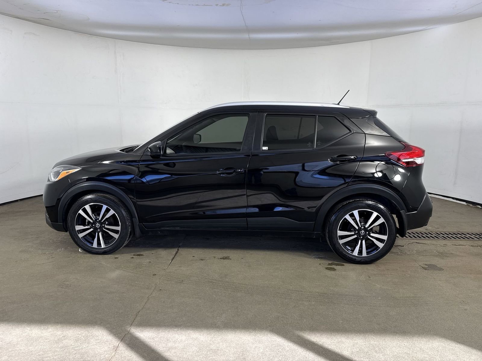 Certified 2020 Nissan Kicks SV image 30