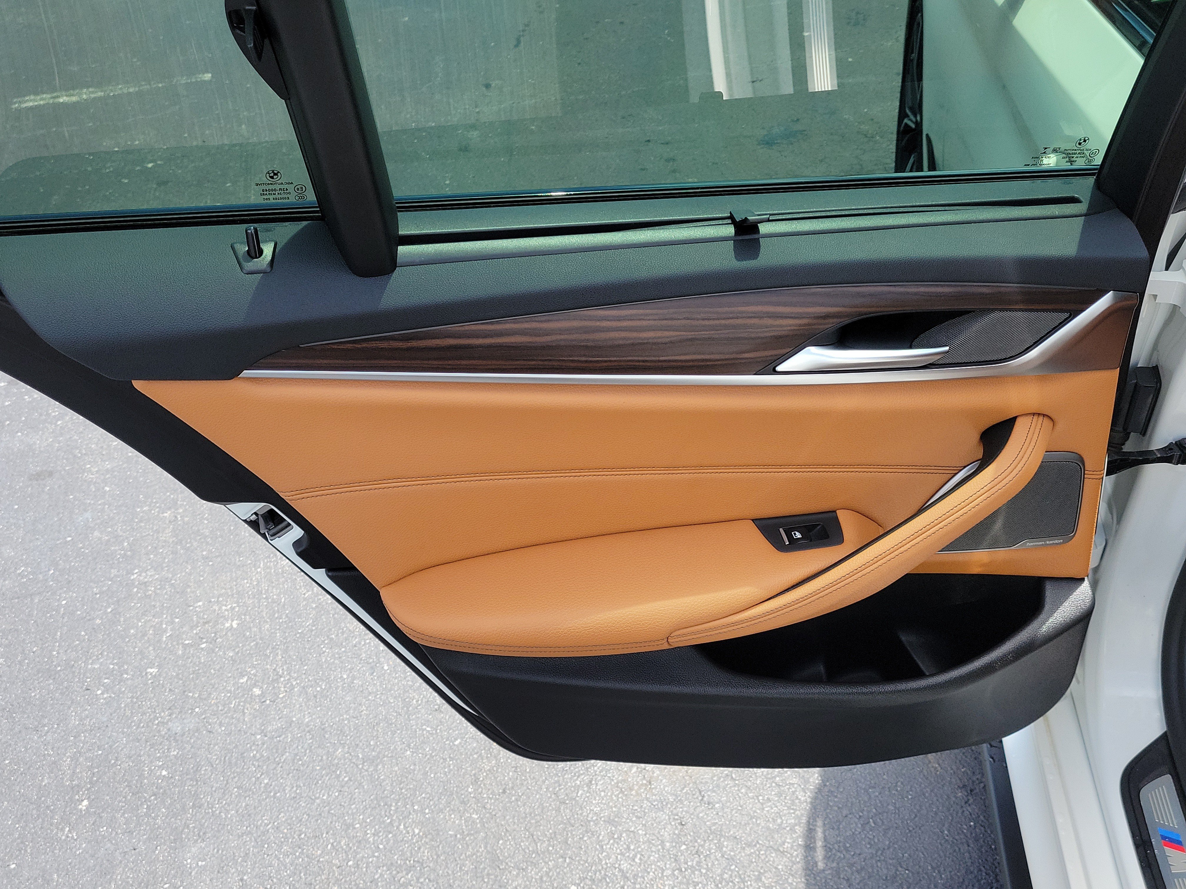 Used 2021 BMW 530i w/ M Sport Package RWD image 9