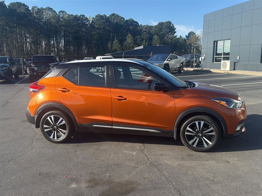 Used 2020 Nissan Kicks SR image 11