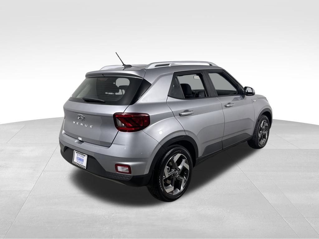 New 2026 Hyundai Venue SEL FWD image 5