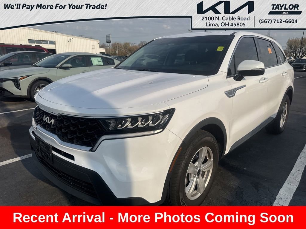 Used 2022 Kia Sorento LX image 1
