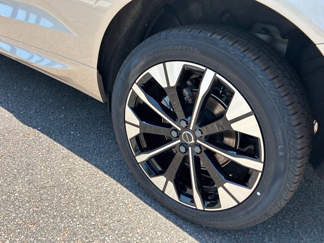 New 2026 Volvo XC60 B5 Plus w/ Protection Package Premier AWD/4WD image 15
