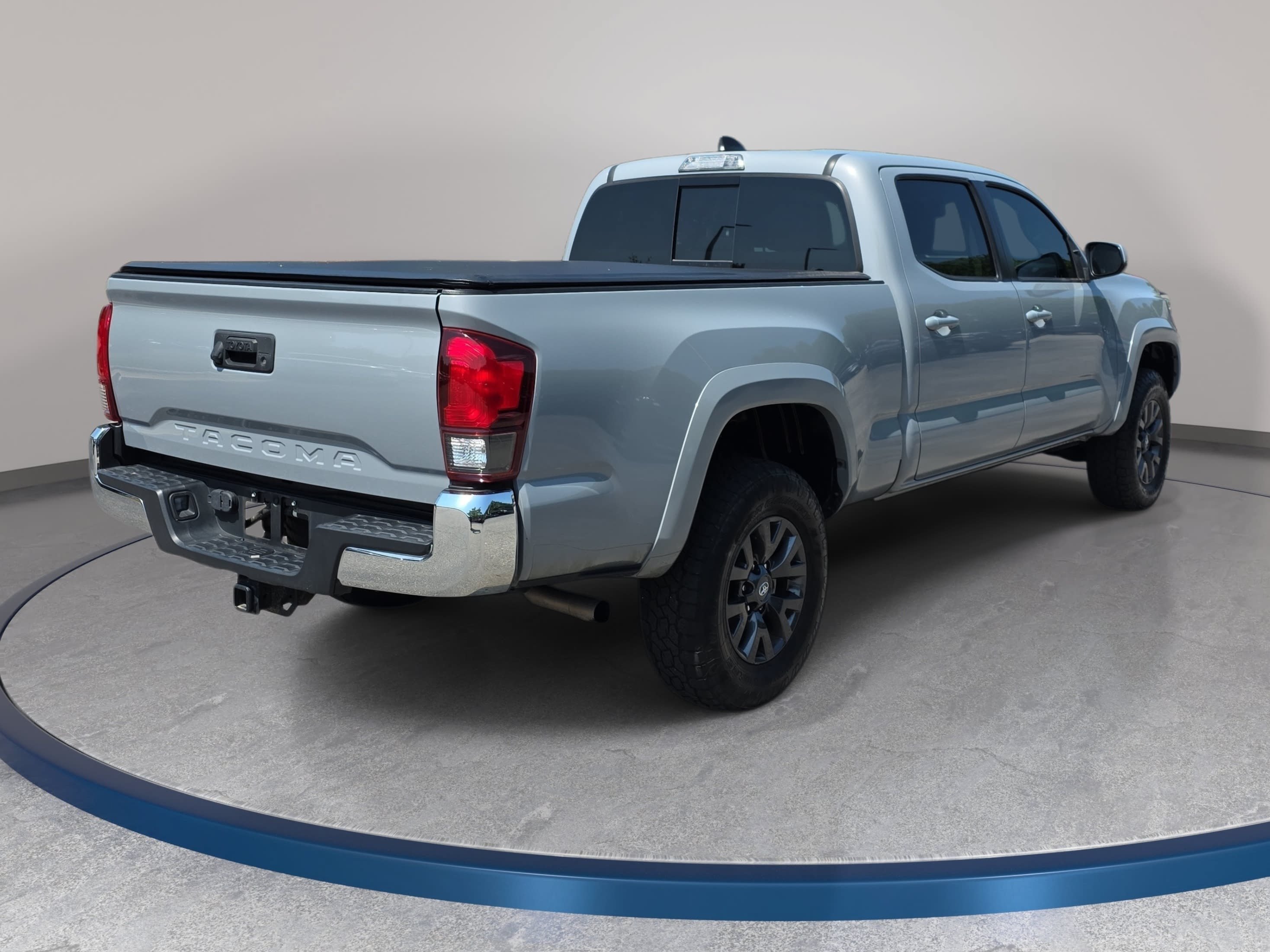 Used 2021 Toyota Tacoma SR5 AWD/4WD image 5