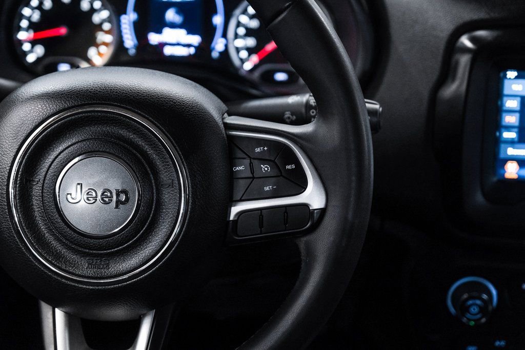 Used 2018 Jeep Renegade Latitude FWD image 22