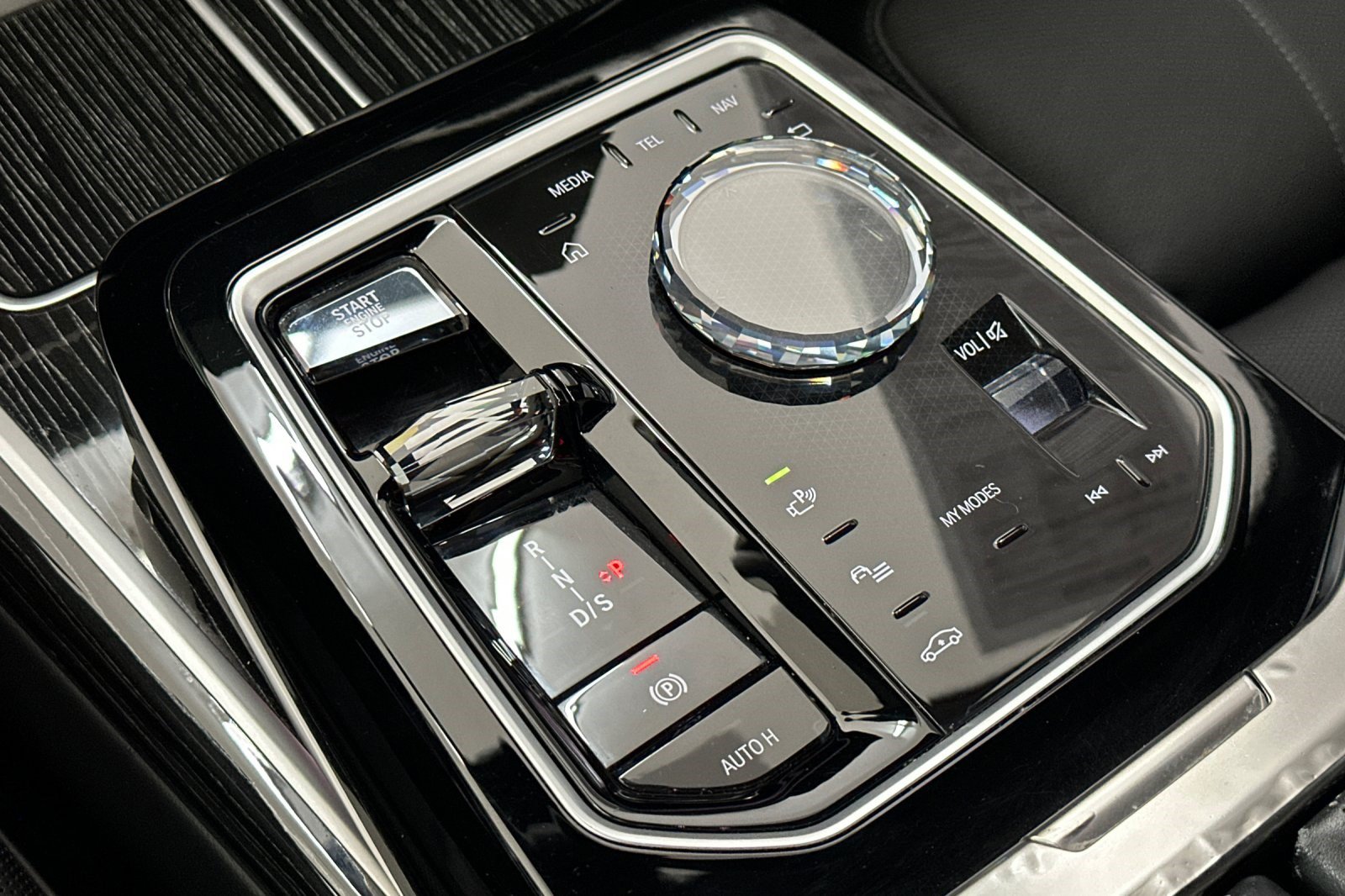 Certified 2023 BMW 740i RWD image 17