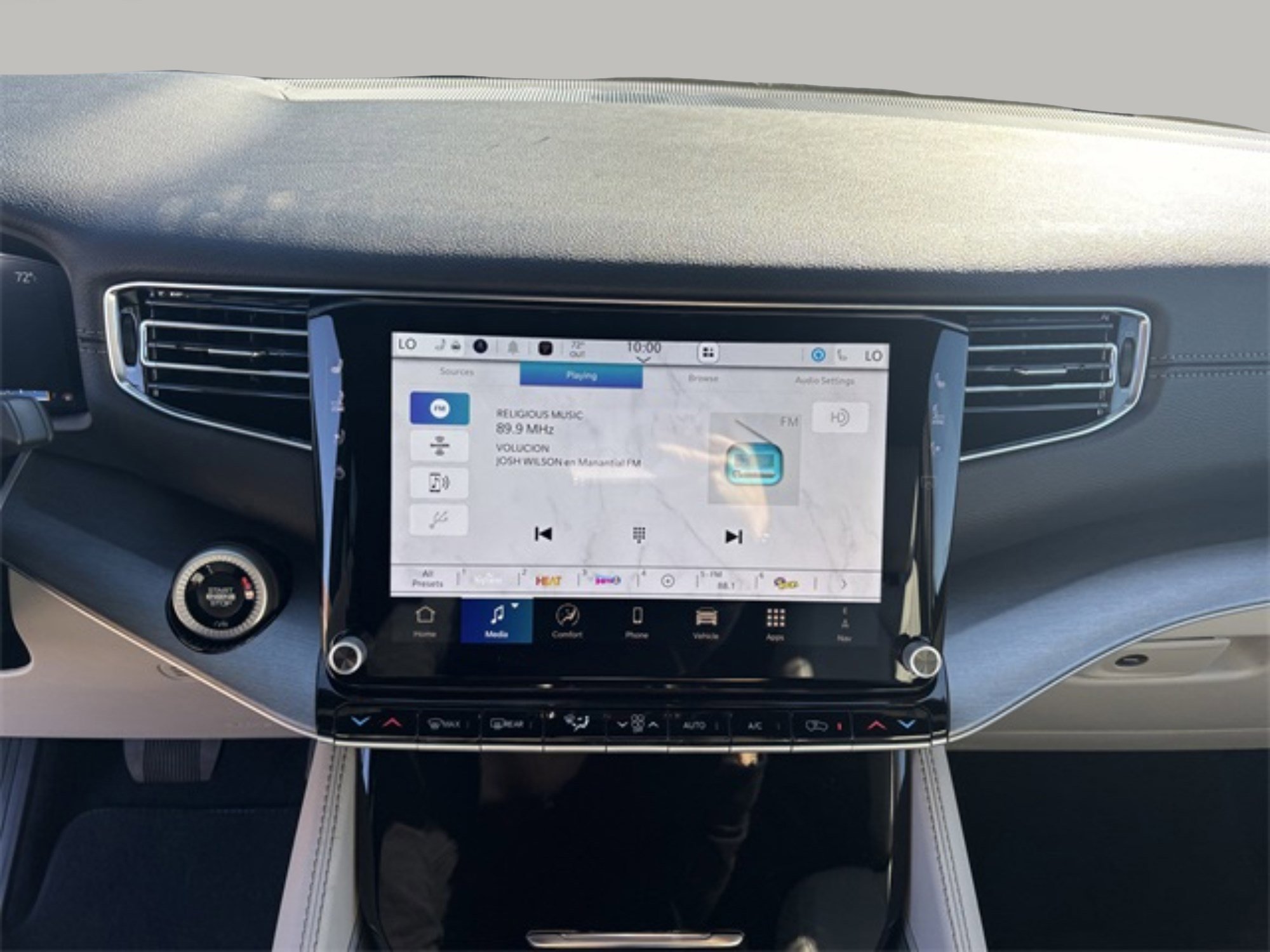 New 2025 Jeep Wagoneer L 2WD image 19