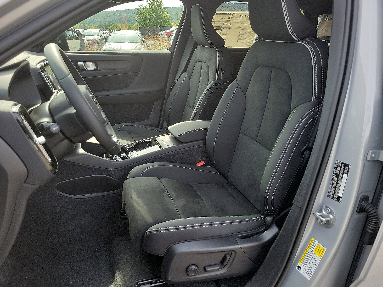 Certified 2023 Volvo XC40 Recharge Plus w/ Protection Package Premier image 13