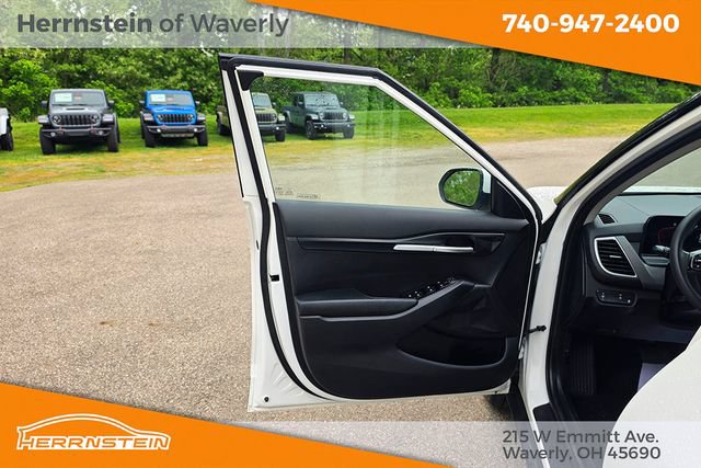 Used 2024 Kia Seltos LX AWD/4WD image 13