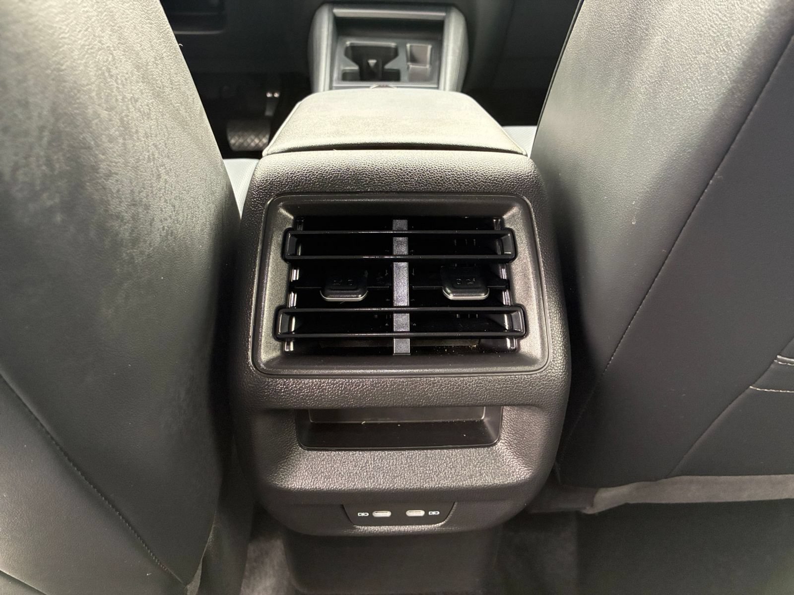 Used 2026 Volkswagen Tiguan SE AWD/4WD image 25