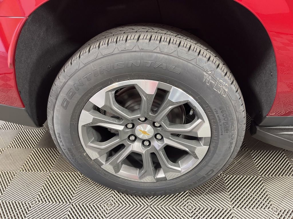 New 2026 Chevrolet Suburban LT image 18