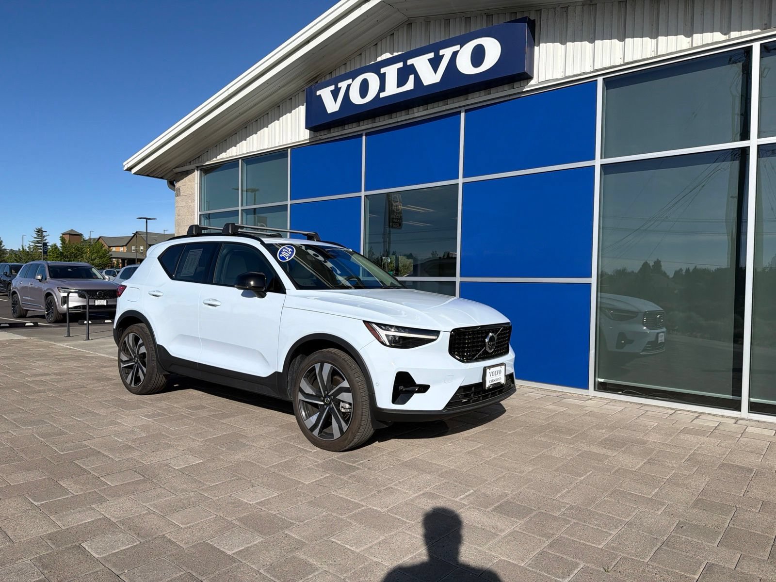Certified 2024 Volvo XC40 B5 Plus w/ Protection Package Premier AWD/4WD image 1