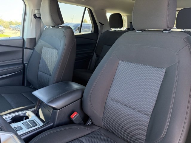 Used 2024 Ford Explorer XLT image 10
