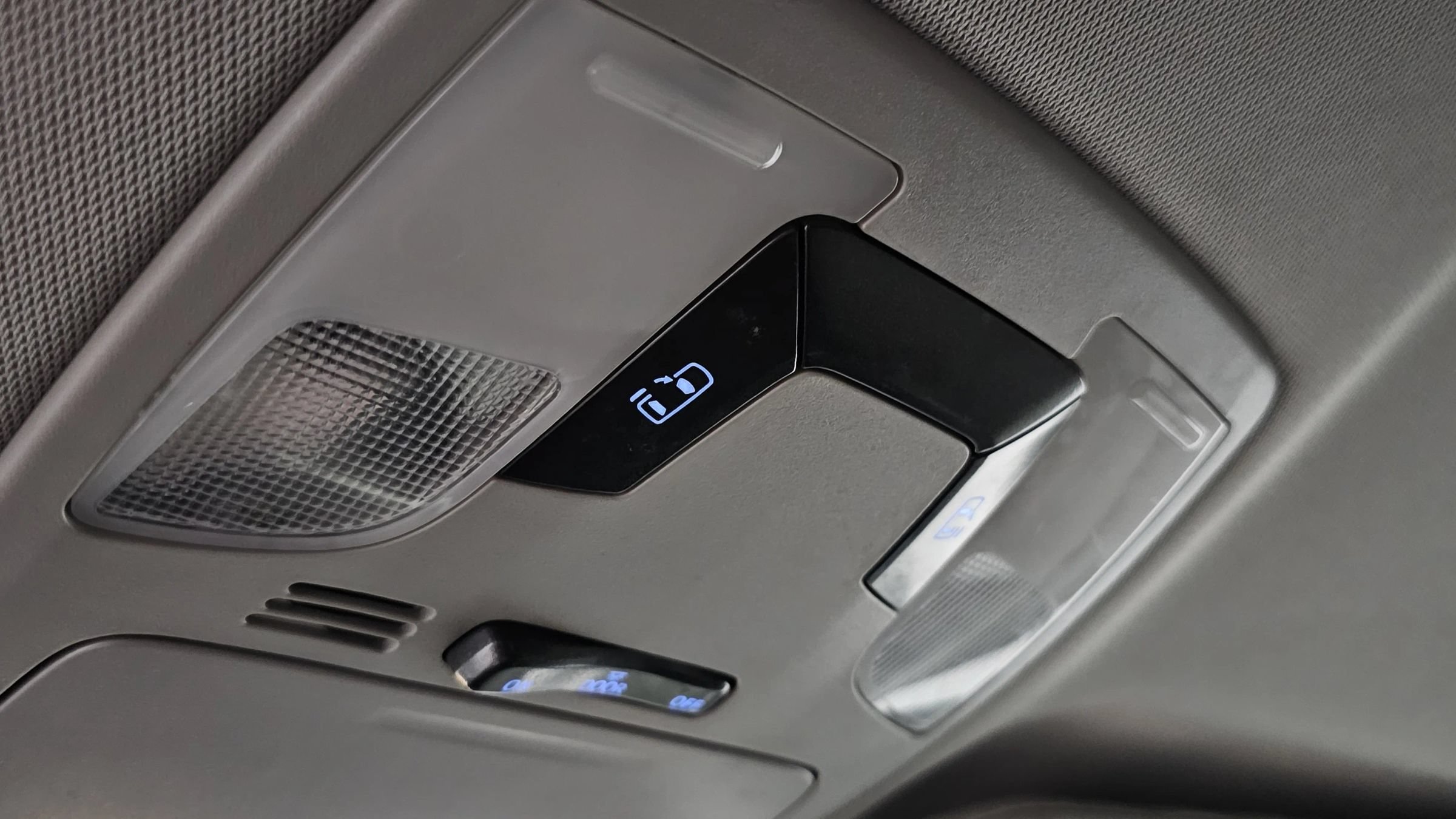 Used 2016 Toyota Sienna LE FWD image 32